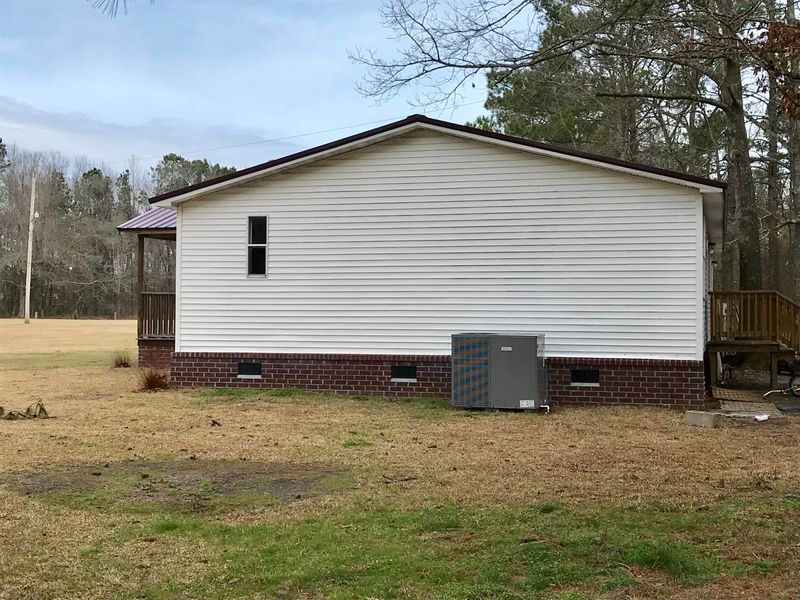 180 Janeal Ct, Saint Stephen, SC 29479