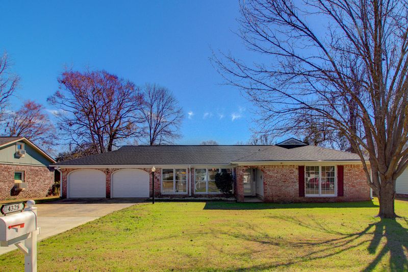 4325 Cheviot Dr, North Charleston, SC 29418