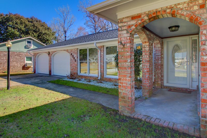 4325 Cheviot Dr, North Charleston, SC 29418