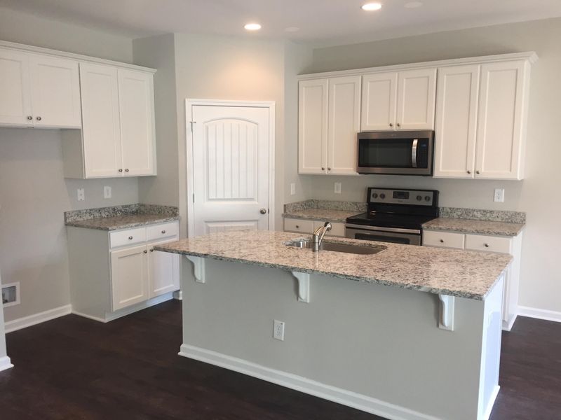 105 Mary St, Summerville, SC 29483