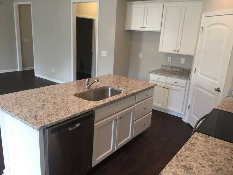 105 Mary St, Summerville, SC 29483