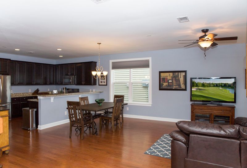 3171 Moonlight Dr, Charleston, SC 29414