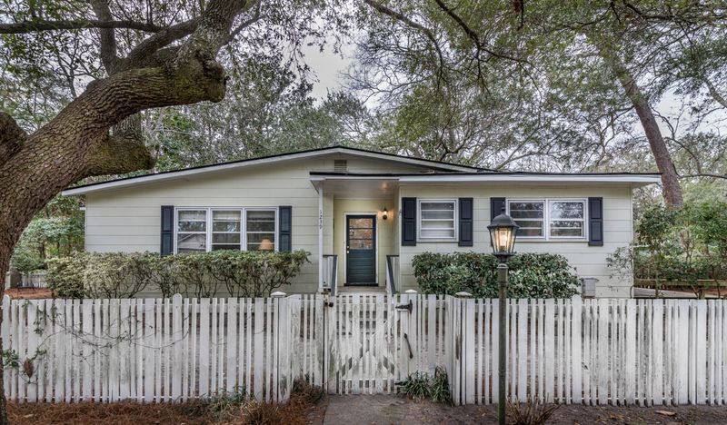 1239 Wisteria Rd, Charleston, SC 29407