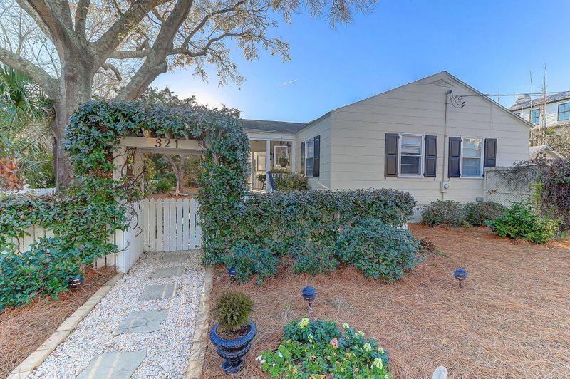 321 Station 19 St, Sullivans Island, SC 29482