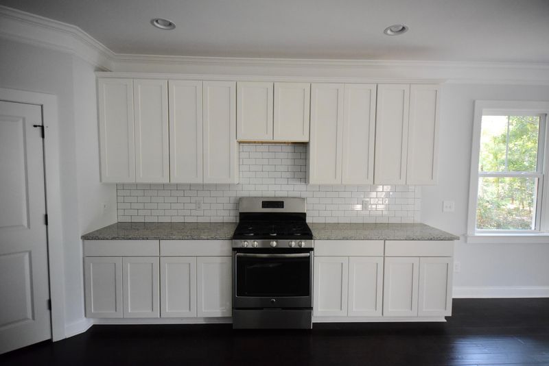 960 Mcelveen St, Charleston, SC 29412