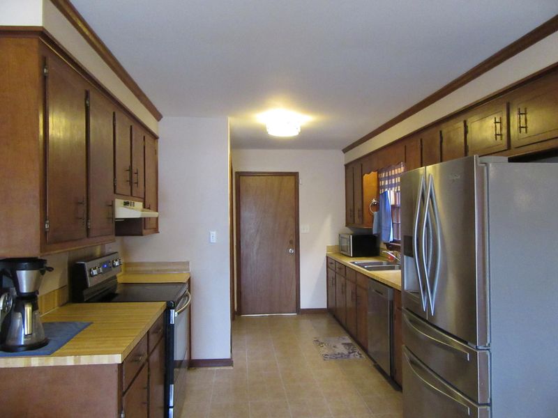 109 Lewisfield Dr, North Charleston, SC 29418