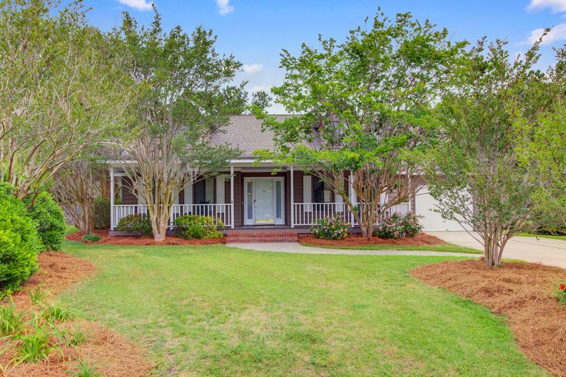 2 Glenkirk Dr, Charleston, SC 29414