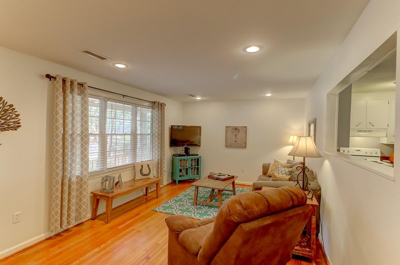 911 Harbor View Rd, Charleston, SC 29412