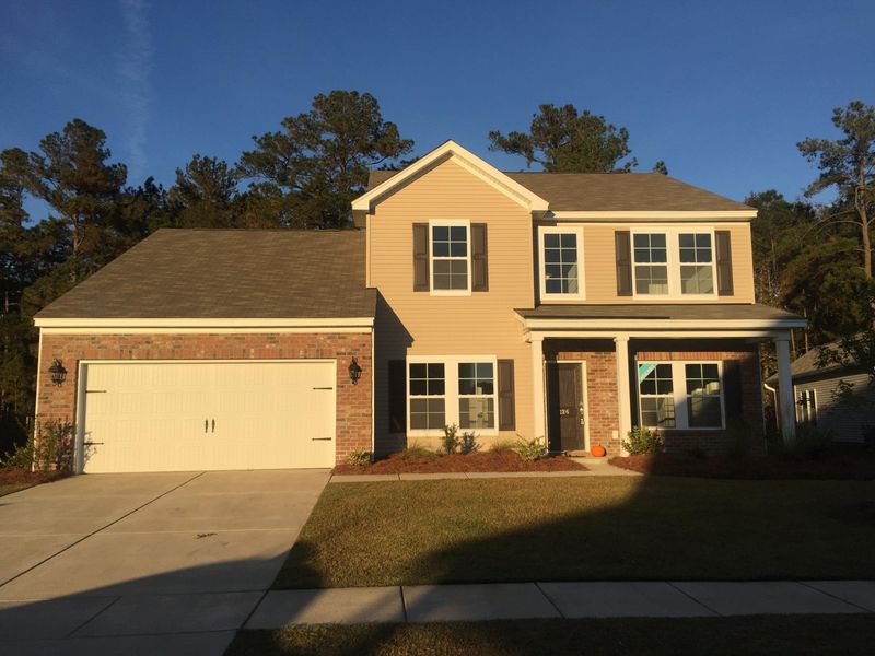 126 Firethorn Dr, Goose Creek, SC 29445