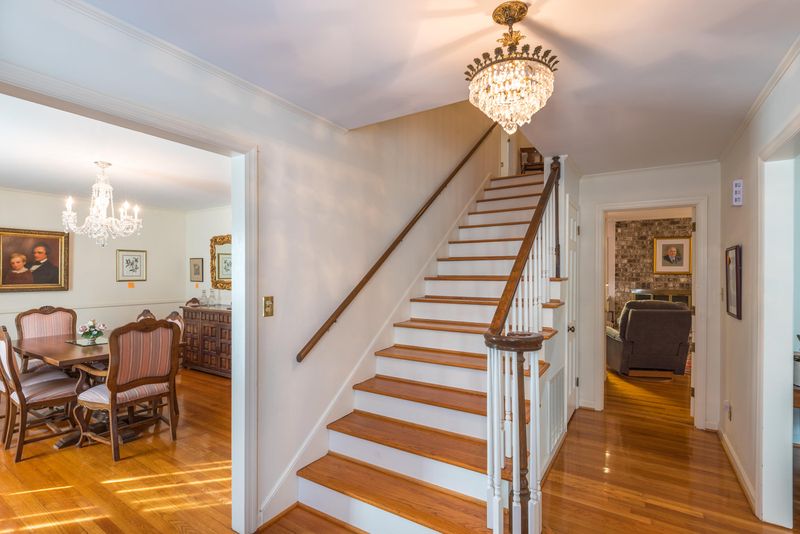 55 Shrewsbury Rd, Charleston, SC 29407