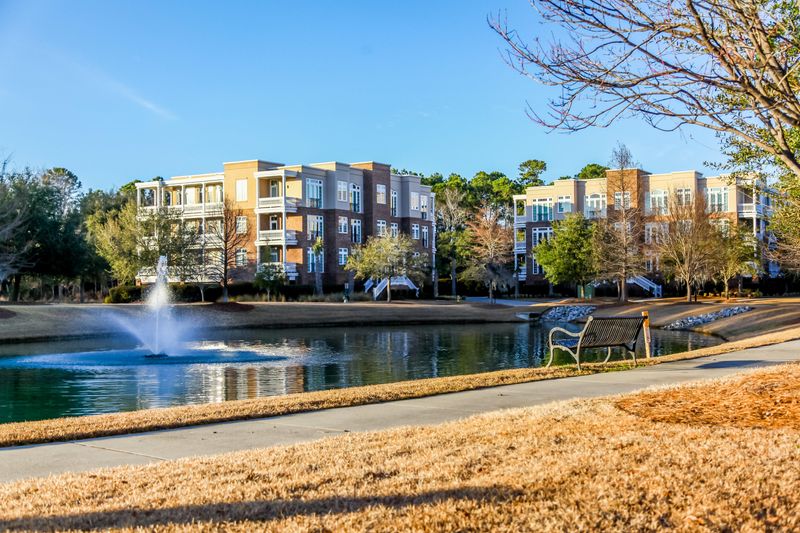 108 Fairbanks Oak Al #203, Charleston, SC 29492