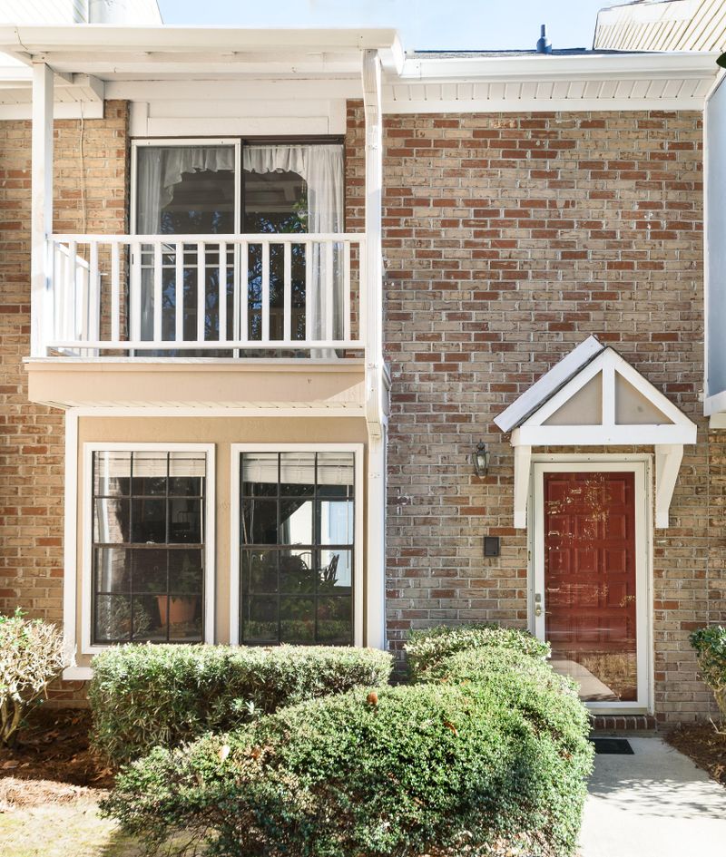 2935 Cathedral Ln, Charleston, SC 29414