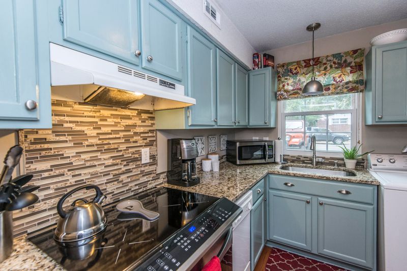 789 Center St, Mount Pleasant, SC 29464