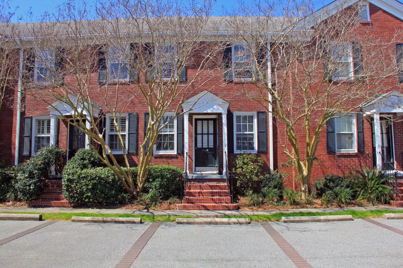 301 Broad St #3, Charleston, SC 29401