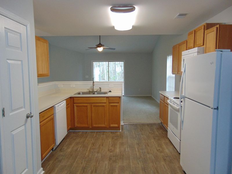 7928 Long Shadow Ln, North Charleston, SC 29406