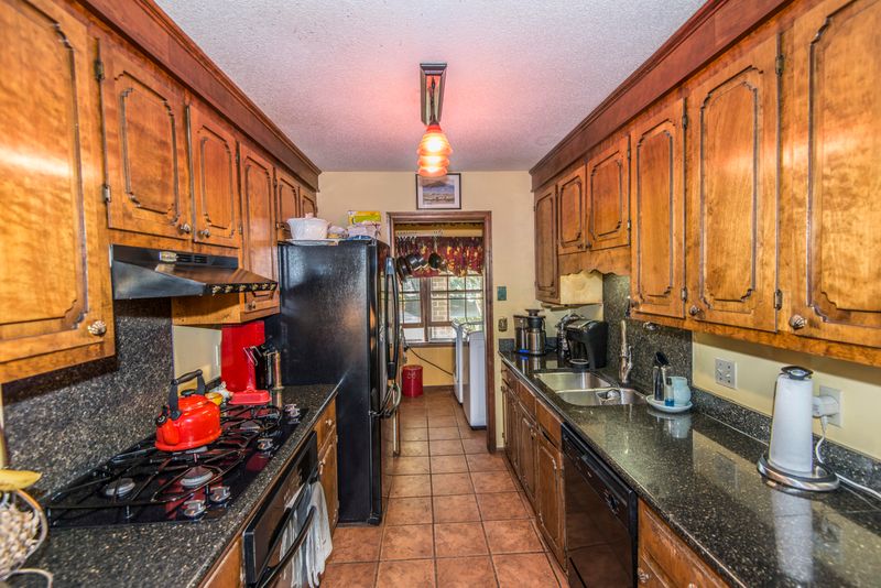 2888 Ashley River Rd, Charleston, SC 29414