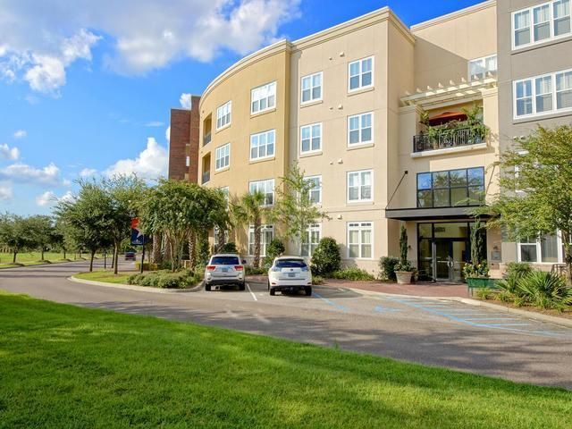 200 River Landing Dr #B301, Charleston, SC 29492
