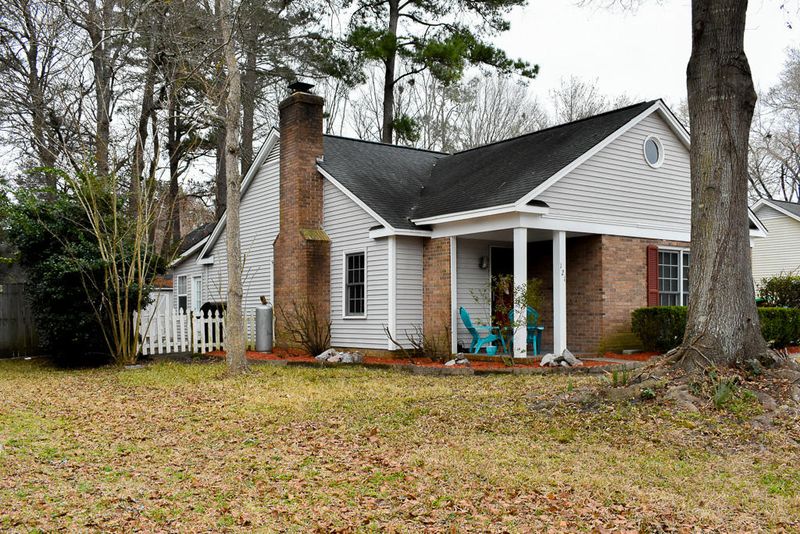 121 Towne Square Rd, Summerville, SC 29485