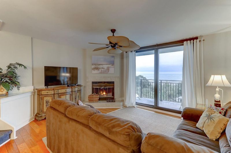 423 Shipwatch Villas #C, Isle Of Palms, SC 29451