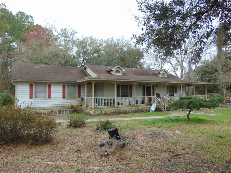 5940 Wagon Wheel Ln, Ravenel, SC 29470
