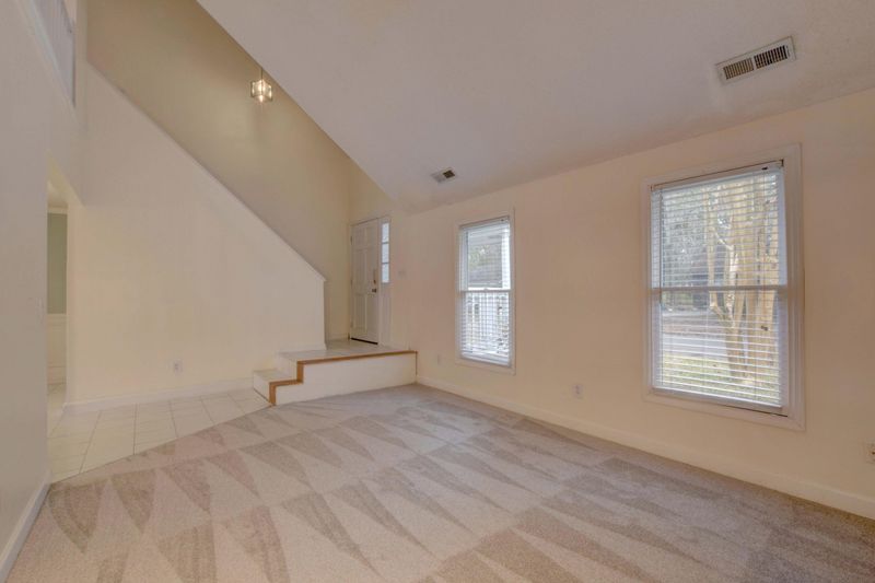 102 Weatherbark Cir, North Charleston, SC 29418