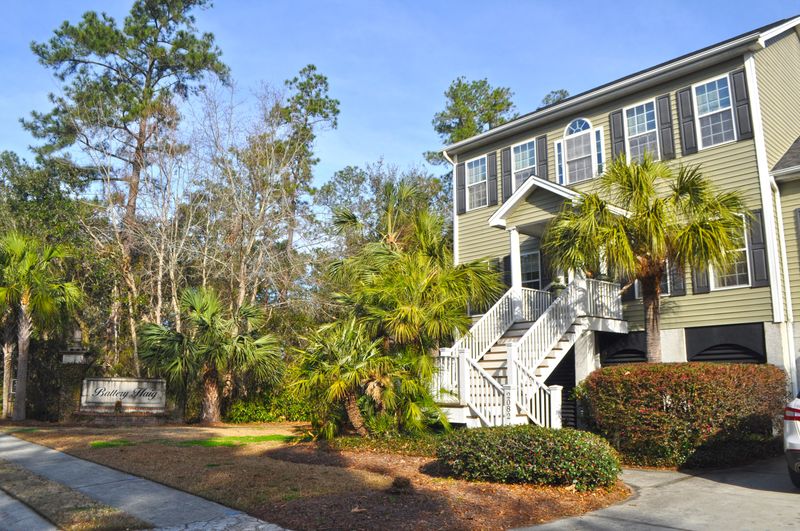 2082 S Shore Dr, Charleston, SC 29407