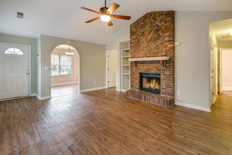 8533 Brookforest Dr, North Charleston, SC 29406