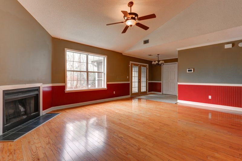 7950 Parklane Ct #E, North Charleston, SC 29418