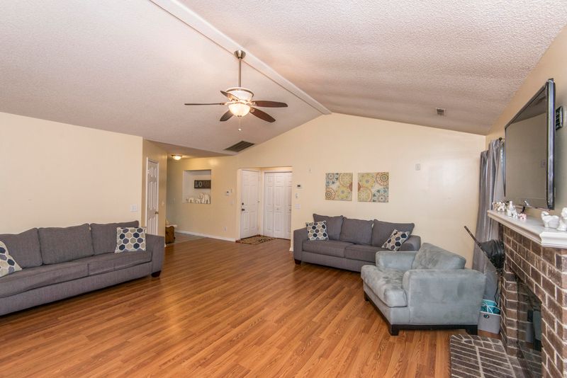 8210 Tricorn Ct, Charleston, SC 29420