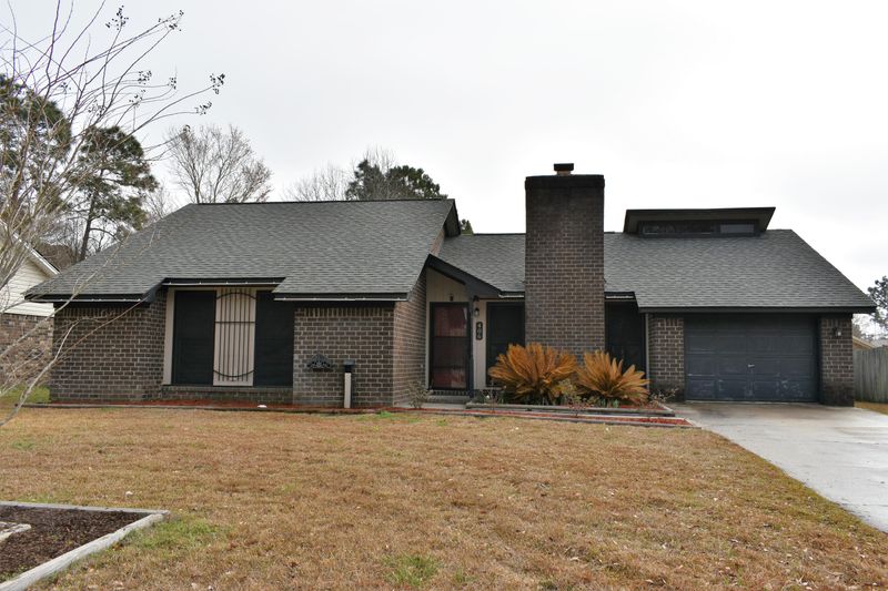 406 Cherokee Dr, Summerville, SC 29483