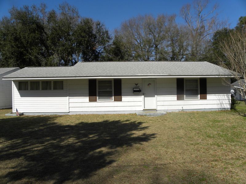 1220 Hawthorne Rd, Hanahan, SC 29410