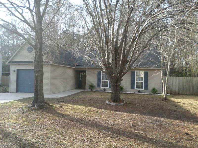 141 Chandler Dr, Ladson, SC 29456
