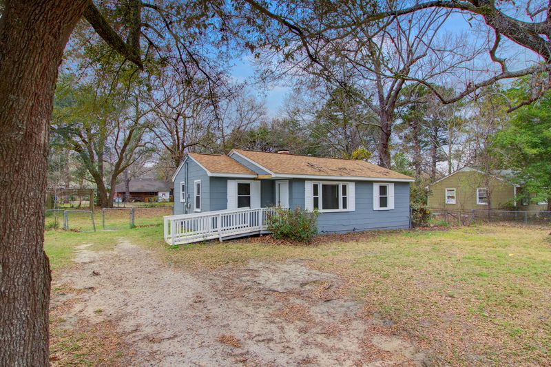 7637 Selma St, North Charleston, SC 29420