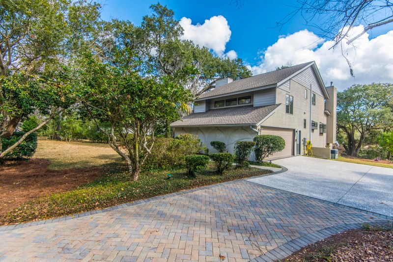 21 Arabian Dr, Charleston, SC 29407