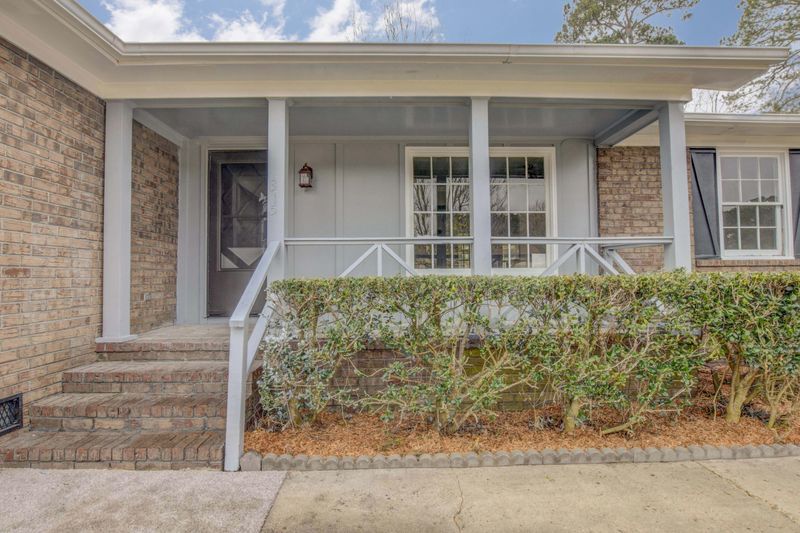 315 Silver Fox Ln, Goose Creek, SC 29445