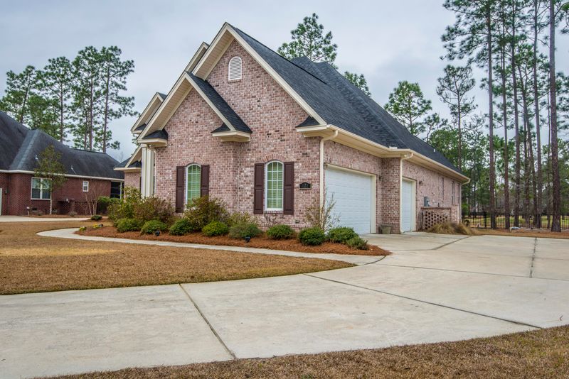 121 Pine Valley Dr, Summerville, SC 29483