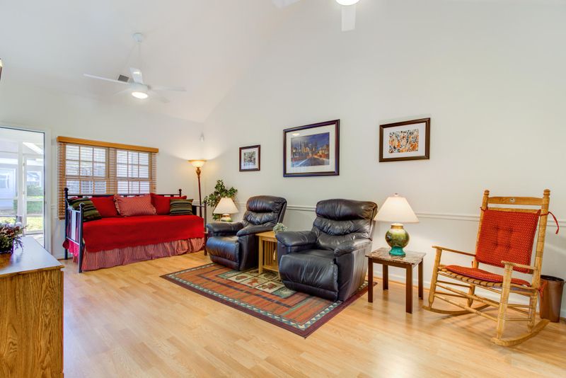 2457 Deer Ridge Ln, North Charleston, SC 29406