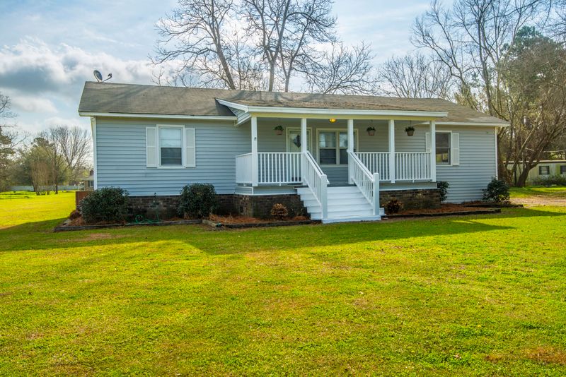 175 John St, Harleyville, SC 29448