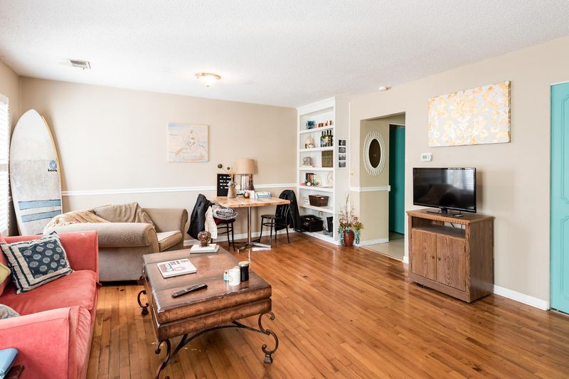 180 Queen St #A, Charleston, SC 29401