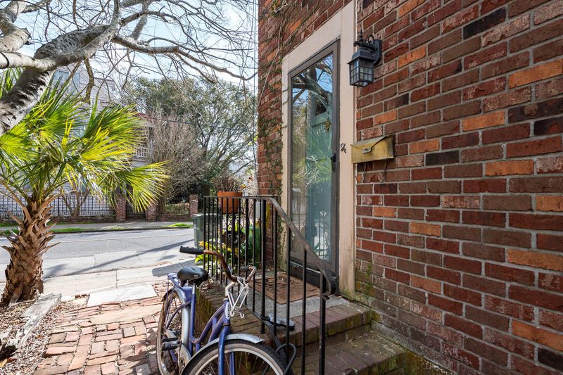 180 Queen St #A, Charleston, SC 29401