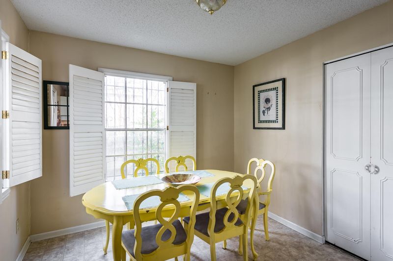 180 Queen St #A, Charleston, SC 29401