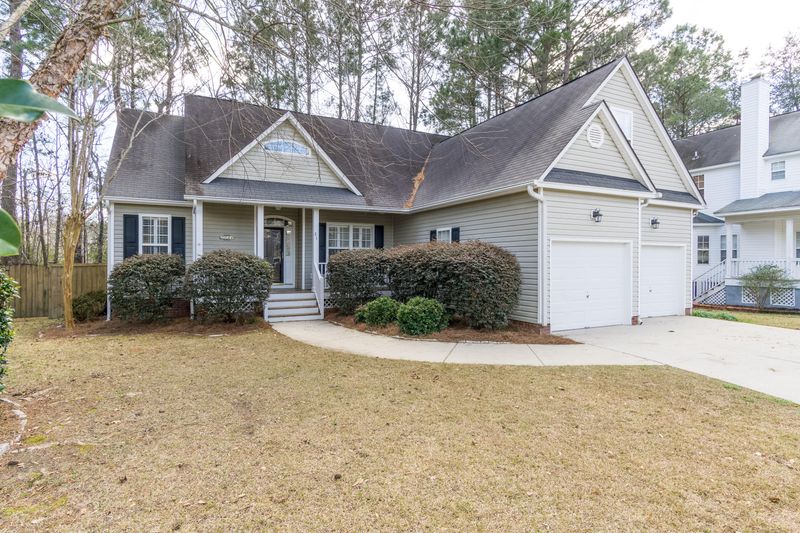 21 Commissioners Ct, Hanahan, SC 29410