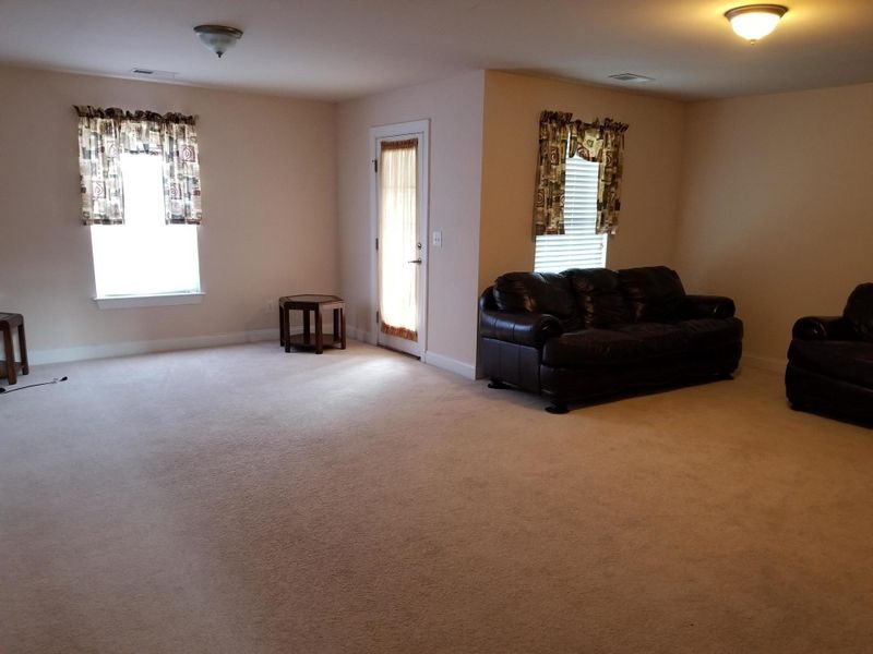 9022 Parlor Dr, Ladson, SC 29456
