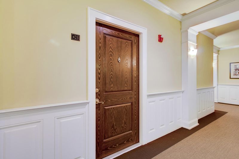 2244 Ashley Crossing #423, Charleston, SC 29414