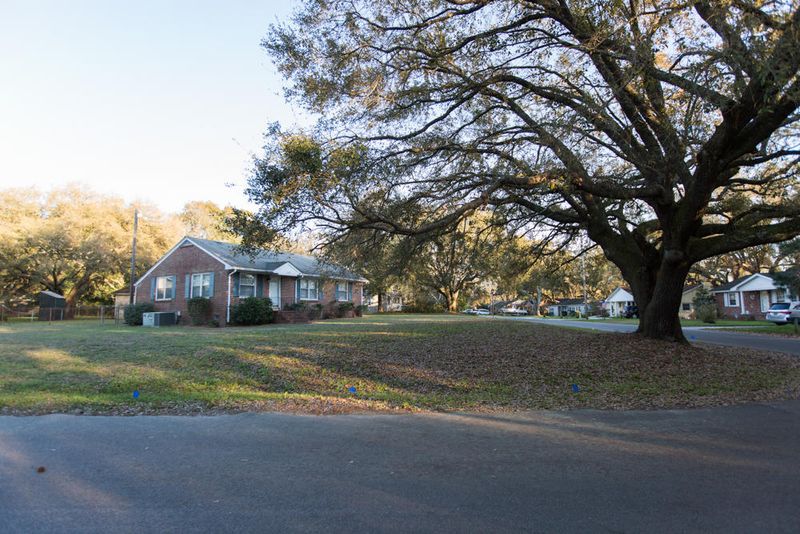 1216 Midvale Ave, Charleston, SC 29412