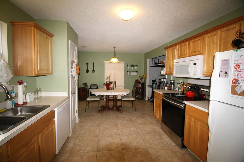 110 Trickle Dr, Summerville, SC 29483