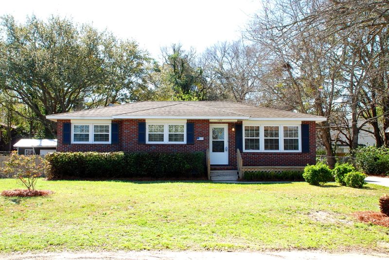 1623 Woodcrest Ave, Charleston, SC 29407