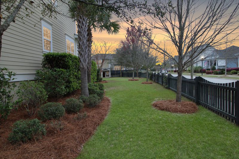 1702 Sailmaker St, Charleston, SC 29492