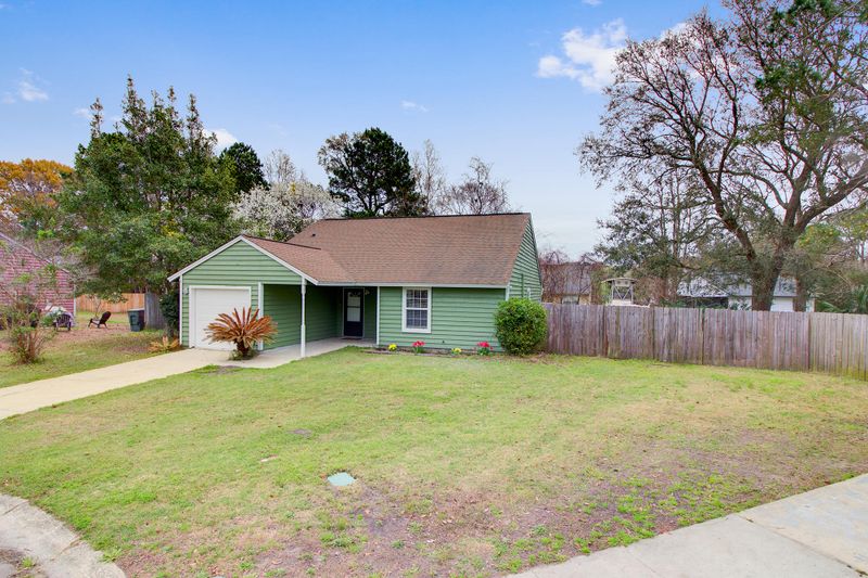 1166 Rivercrest Dr, Charleston, SC 29412