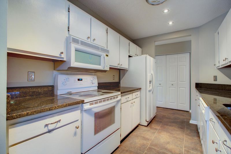 1166 Rivercrest Dr, Charleston, SC 29412